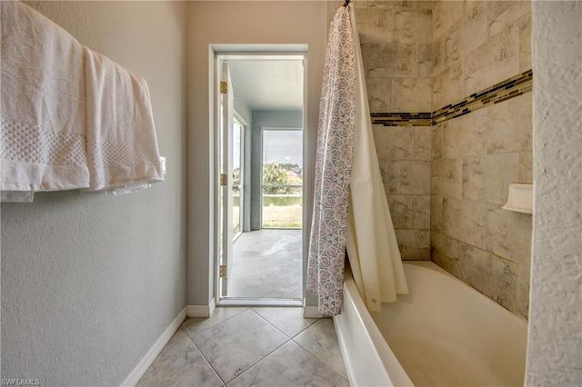 1725 NE 23rd ST, Cape Coral, FL 33909