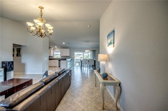 1725 NE 23rd ST, Cape Coral, FL 33909