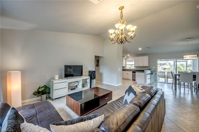 1725 NE 23rd ST, Cape Coral, FL 33909