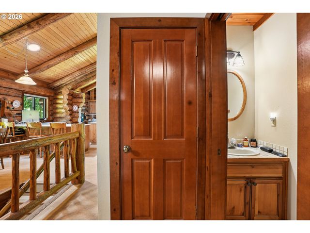 11900 Se ZION HILL Dr, Damascus, OR 97089