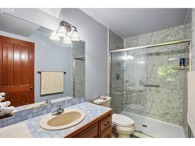 11900 Se ZION HILL Dr, Damascus, OR 97089