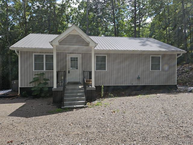 890 Lee Station Mtn Road, Pikeville, TN 37367