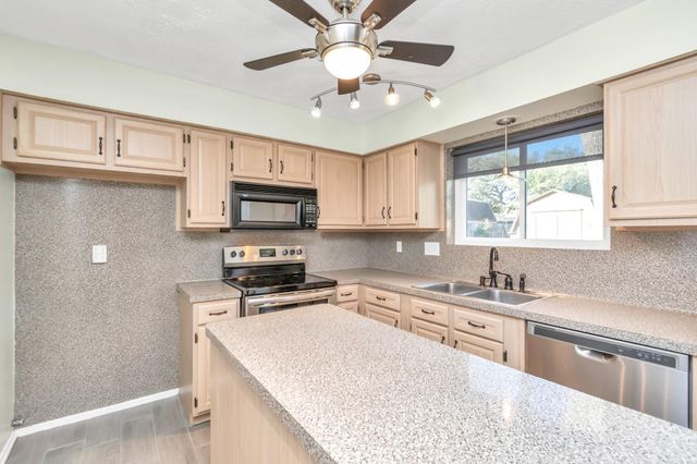 16814 Cobble Ridge Drive, Sugar Land, TX 77498