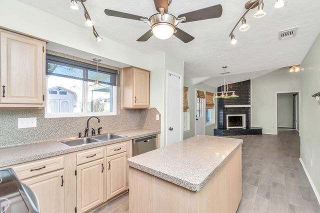16814 Cobble Ridge Drive, Sugar Land, TX 77498