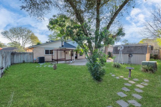 16814 Cobble Ridge Drive, Sugar Land, TX 77498