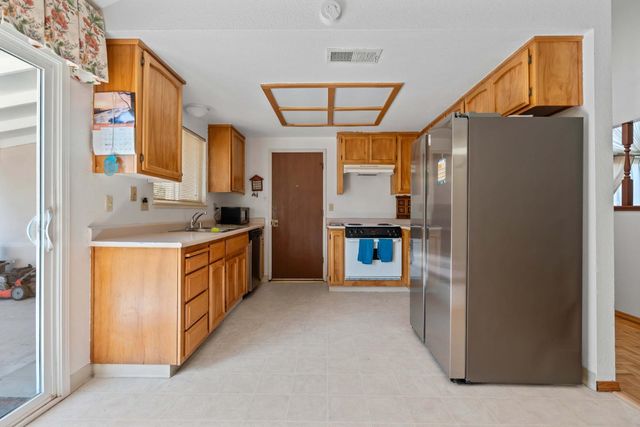 1804 Ipswich Way, Modesto, CA 95358