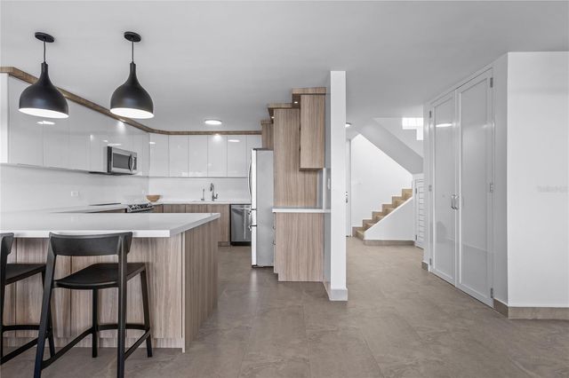 J6 COSTA DORADO J6, Dorado, PR 00646