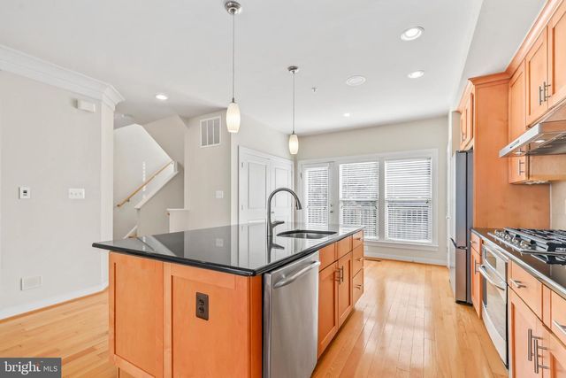 12133 TRIBUNE ST, Fairfax, VA 22033