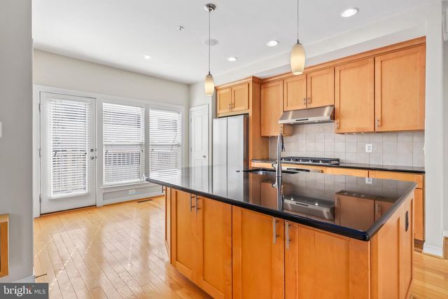 12133 TRIBUNE ST, Fairfax, VA 22033