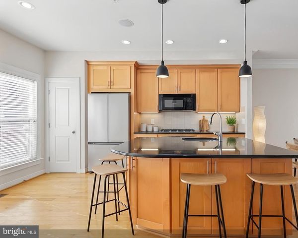 12133 TRIBUNE ST, Fairfax, VA 22033