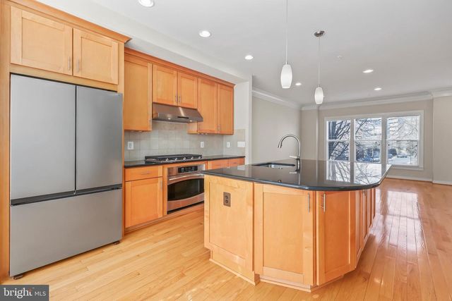 12133 TRIBUNE ST, Fairfax, VA 22033