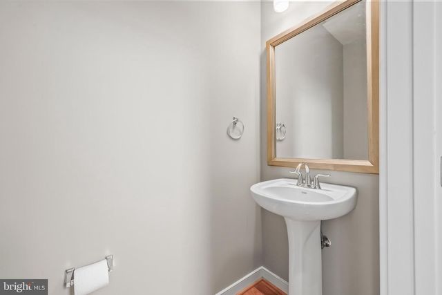 12133 TRIBUNE ST, Fairfax, VA 22033