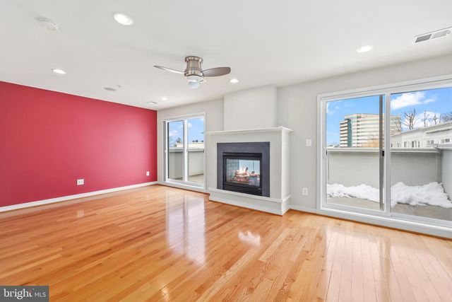 12133 TRIBUNE ST, Fairfax, VA 22033