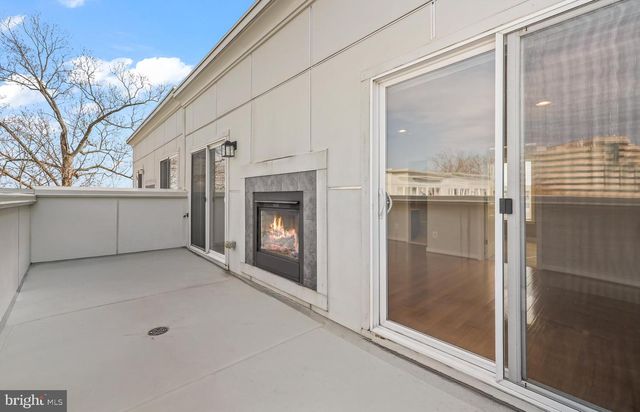 12133 TRIBUNE ST, Fairfax, VA 22033