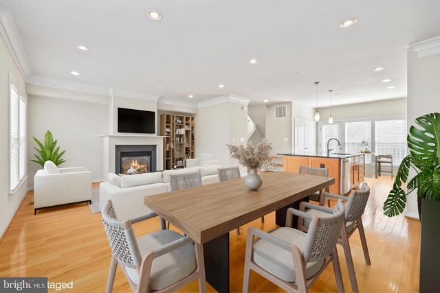 12133 TRIBUNE ST, Fairfax, VA 22033