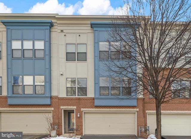 12133 TRIBUNE ST, Fairfax, VA 22033