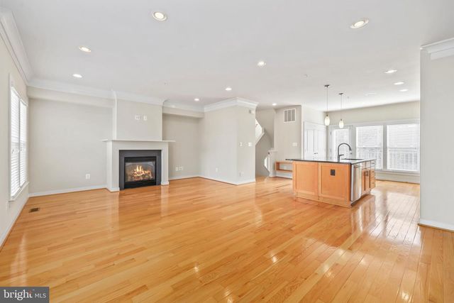 12133 TRIBUNE ST, Fairfax, VA 22033