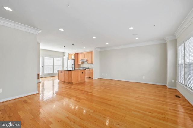 12133 TRIBUNE ST, Fairfax, VA 22033