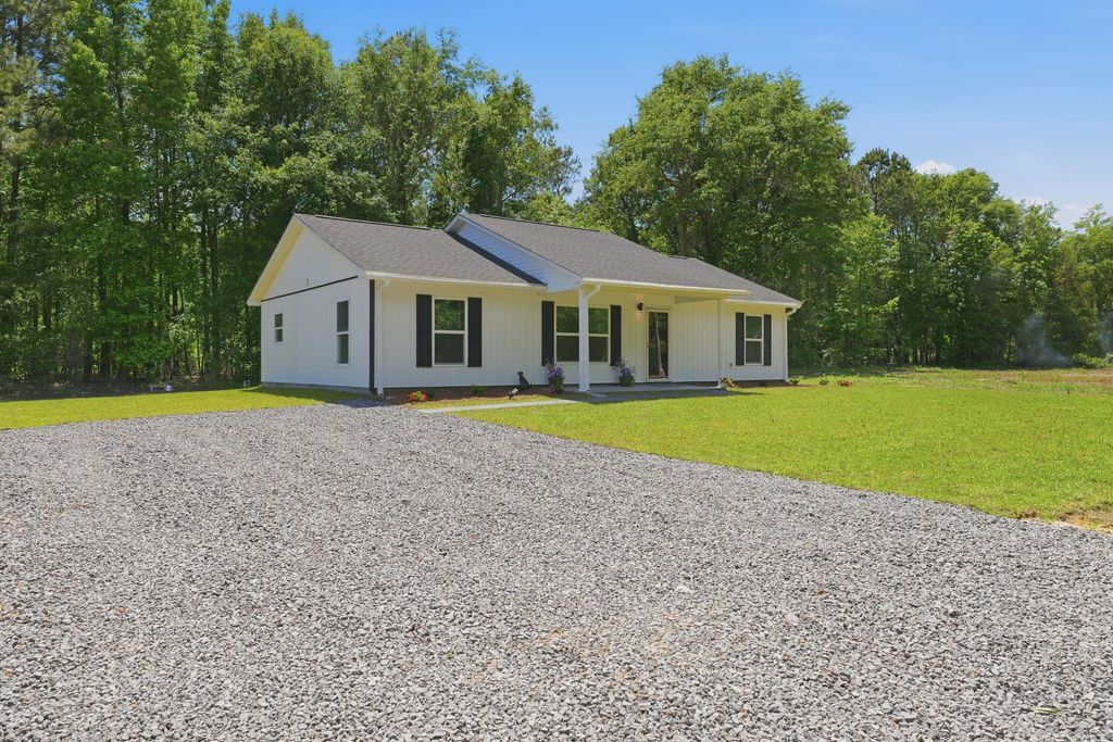 141 Kylie Lane, Saint Stephen, SC 29479