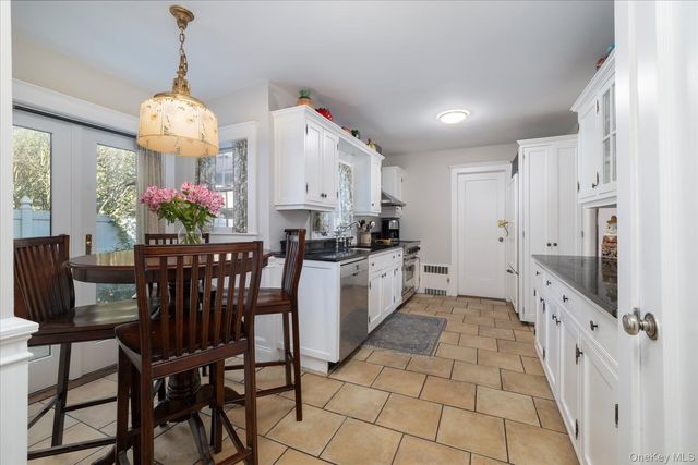 19 Addison Place, Rockville Centre, NY 11570