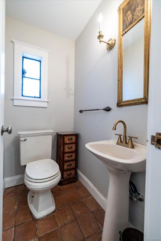 19 Addison Place, Rockville Centre, NY 11570
