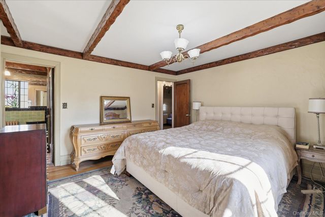 19 Addison Place, Rockville Centre, NY 11570