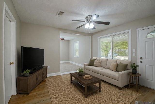 33872 Courtney Ln, Denham Springs, LA 70706
