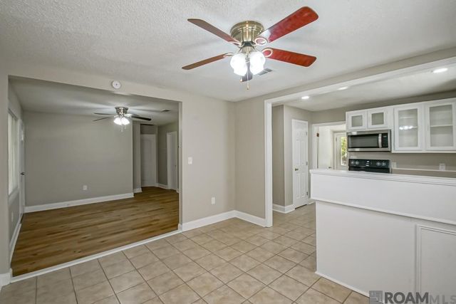 33872 Courtney Ln, Denham Springs, LA 70706