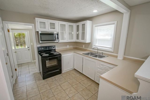 33872 Courtney Ln, Denham Springs, LA 70706