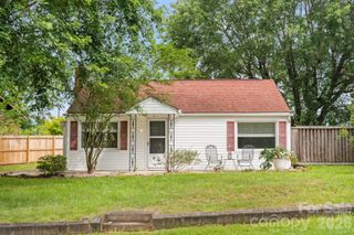 236 Governors View Road, Asheville, NC 28805