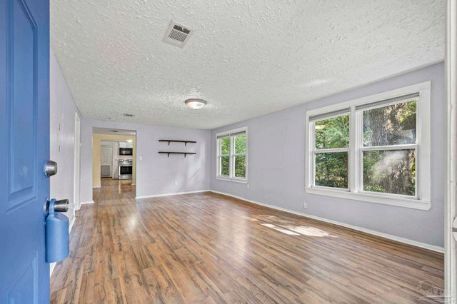 600 W Hannah St, Pensacola, FL 32534