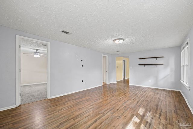 600 W Hannah St, Pensacola, FL 32534