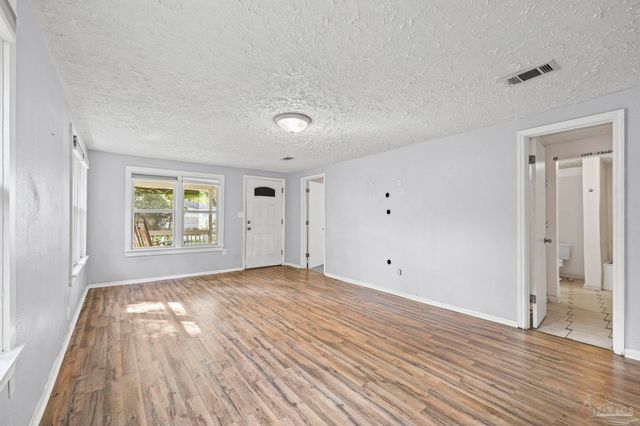 600 W Hannah St, Pensacola, FL 32534