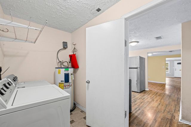 600 W Hannah St, Pensacola, FL 32534