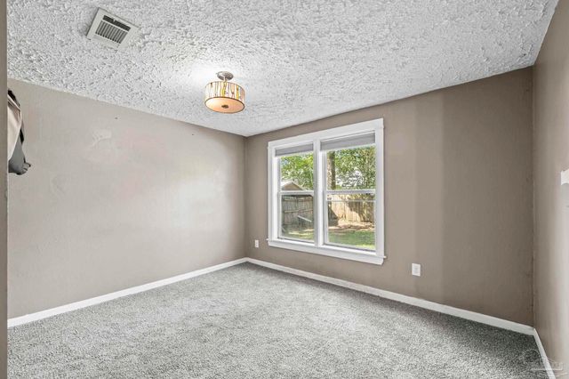 600 W Hannah St, Pensacola, FL 32534