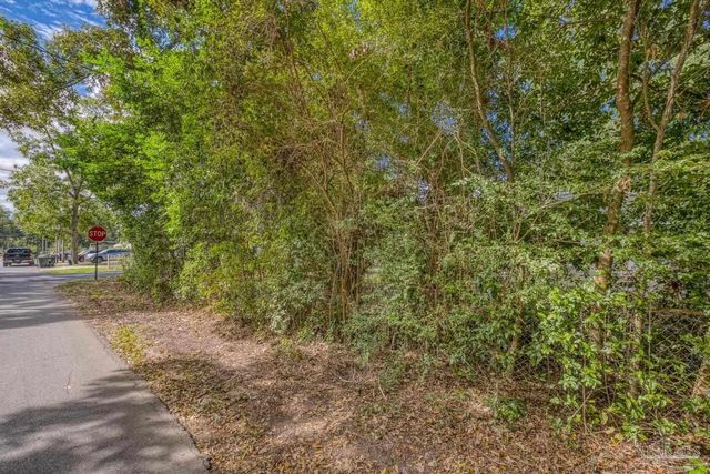 600 W Hannah St, Pensacola, FL 32534