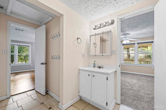 600 W Hannah St, Pensacola, FL 32534