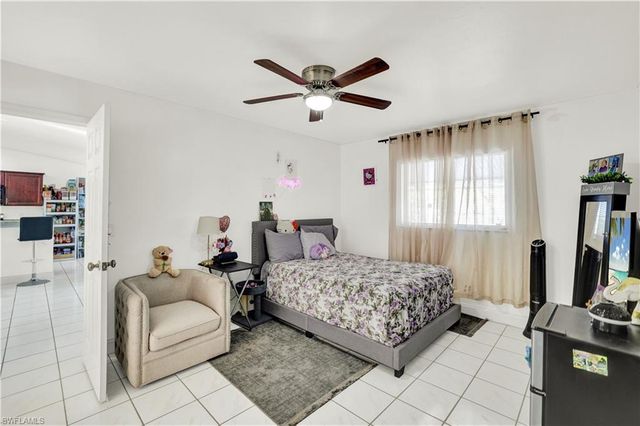 2540 47th TER SW, Naples, FL 34116