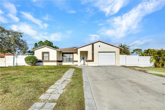 2540 47th TER SW, Naples, FL 34116