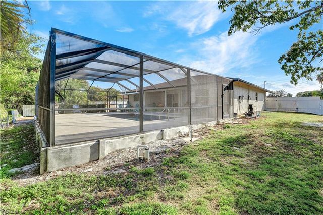 2540 47th TER SW, Naples, FL 34116