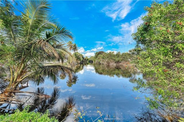 2540 47th TER SW, Naples, FL 34116