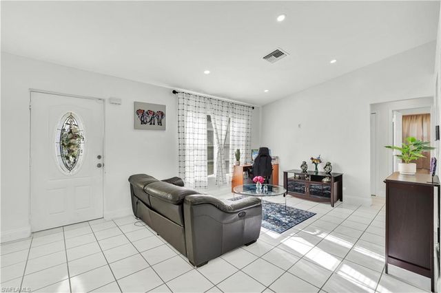 2540 47th TER SW, Naples, FL 34116