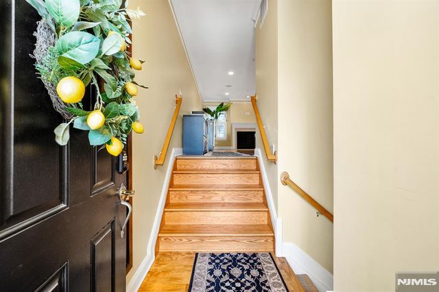 196 Blue Heron Drive 196, Secaucus, NJ 07094