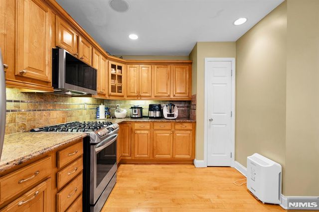 196 Blue Heron Drive 196, Secaucus, NJ 07094
