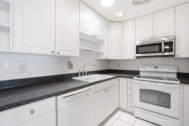 1335 QUEEN ANNE DRIVE C, Palm Harbor, FL 34684