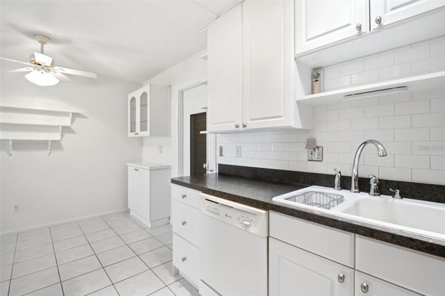 1335 QUEEN ANNE DRIVE C, Palm Harbor, FL 34684