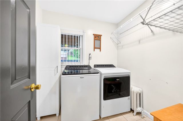118 Center Ave, Mt Pleasant Boro, PA 15666