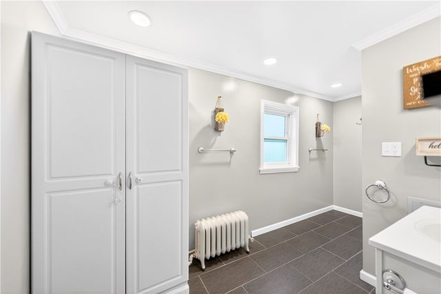 118 Center Ave, Mt Pleasant Boro, PA 15666