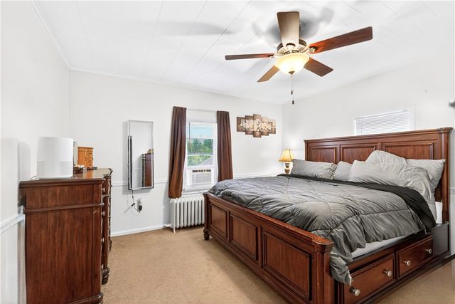 118 Center Ave, Mt Pleasant Boro, PA 15666