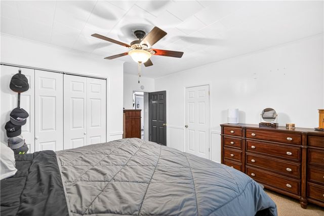 118 Center Ave, Mt Pleasant Boro, PA 15666